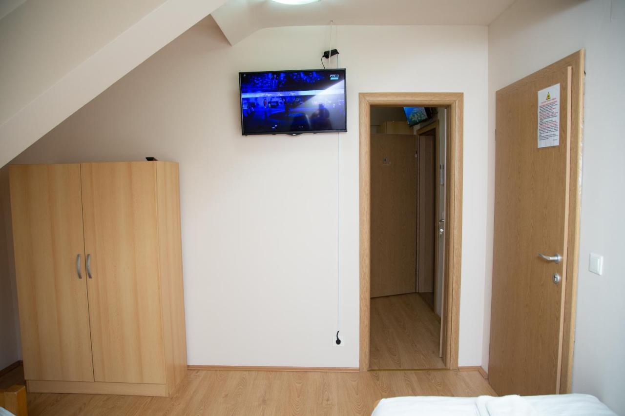 Motel Imperija Ub Esterno foto