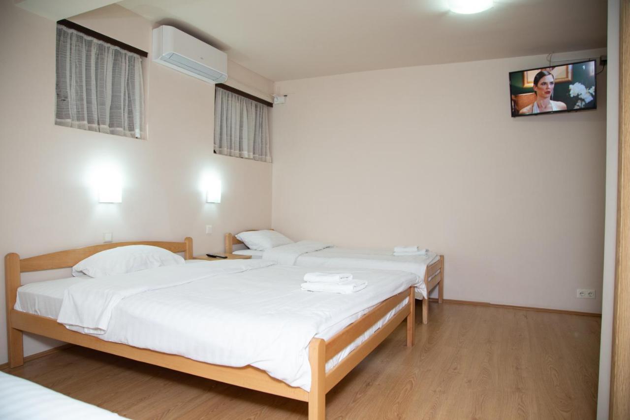 Motel Imperija Ub Esterno foto