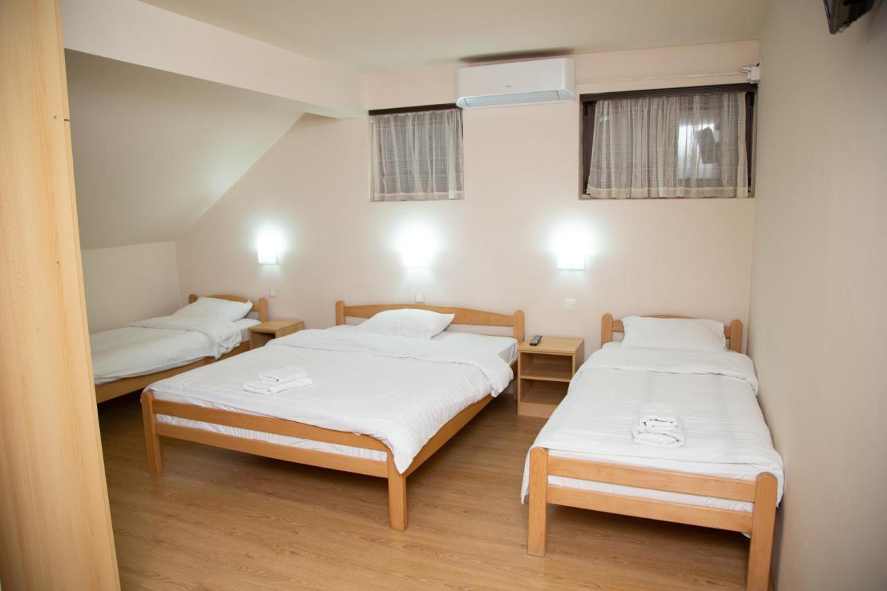Motel Imperija Ub Esterno foto